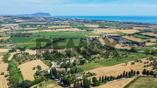 Rustico, da ristrutturare, 165 m², Potenza Picena