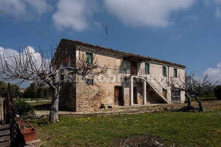 Rustico, da ristrutturare, 270 m², Centro, Recanati