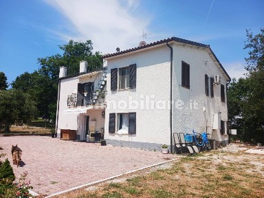 Cingoli, Località Poccioni