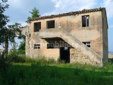 Cascina, da ristrutturare, 713 m², Cingoli