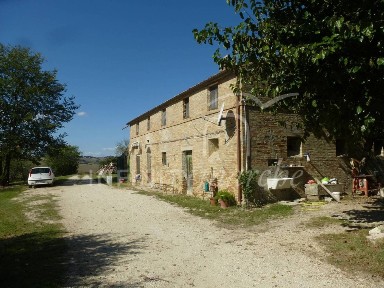 Rustico, da ristrutturare, 747 m², Montelupone