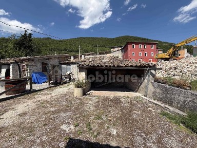 Rustico, buono stato, 120 m², Camerino