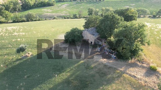 Rustico, da ristrutturare, 160 m², Potenza Picena