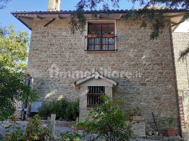 Casale 370 m², Torre, Cingoli