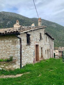 Rustico, ottimo stato, 120 m², Camerino