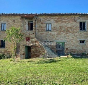 Rustico, da ristrutturare, 297 m², Montelupone