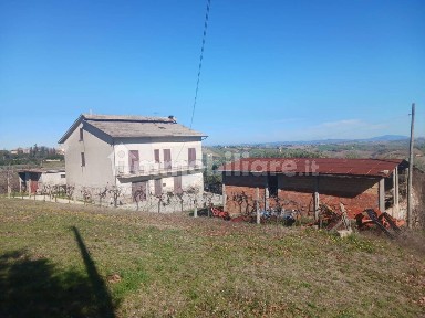 Casa colonica, buono stato, 374 m², Centro, Cingoli