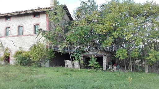 Rustico, da ristrutturare, 295 m², Pollenza