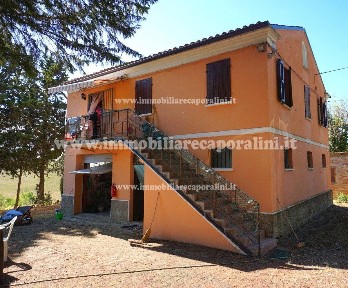 Casa colonica, buono stato, 331 m², Recanati