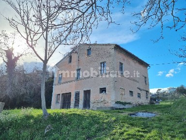 Mogliano, Contrada Streggiano