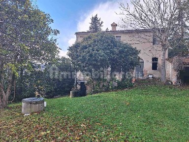 Rustico, da ristrutturare, 421 m², Treia