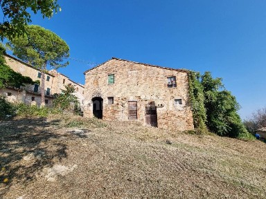 Casa colonica Contrada Vignali Bagnere, Centro, Loro Piceno