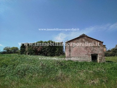 Casa colonica, da ristrutturare, 650 m², Recanati