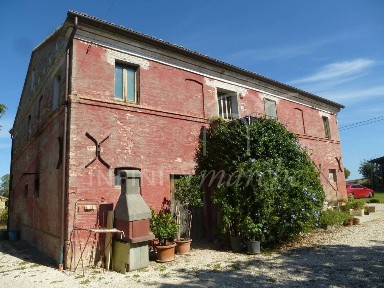 Rustico, da ristrutturare, 502 m², Montelupone