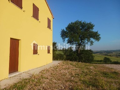 Cascina, buono stato, 310 m², Cingoli