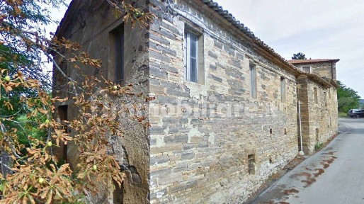 Rustico, da ristrutturare, 130 m², San Severino Marche