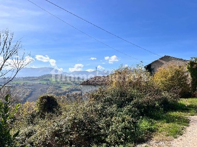 Rustico, da ristrutturare, 300 m², Gualdo