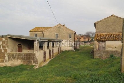 Rustico, da ristrutturare, 260 m², Montelupone