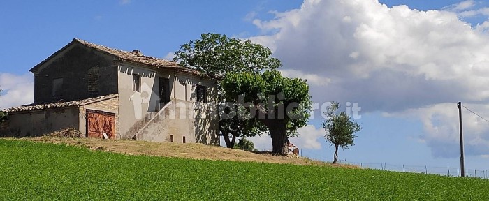 Casa colonica, da ristrutturare, 140 m², Recanati