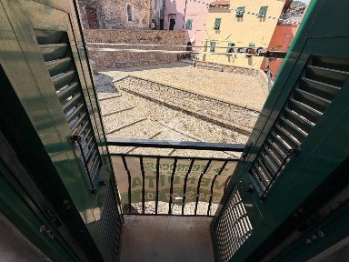 Bilocale via Littardi 12, Centro, Taggia