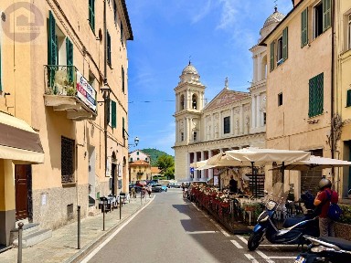 Quadrilocale via Gustano Strafforello 8, Porto Maurizio, Imperia
