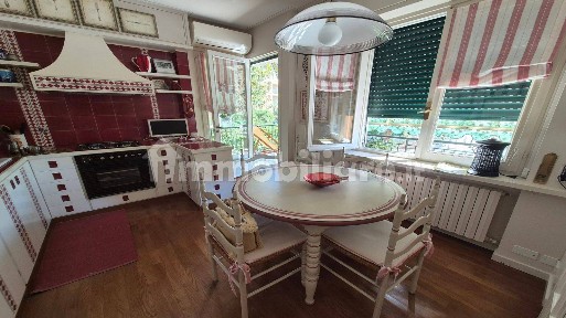 Appartamento buono stato, primo piano, Centro, Bordighera