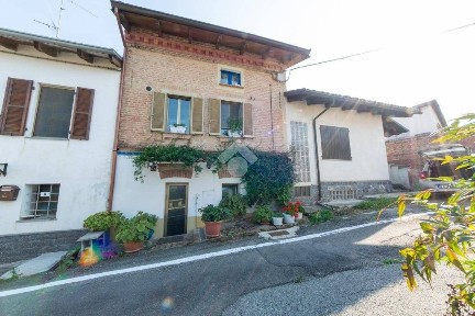 Camino, Via Rocca, 11