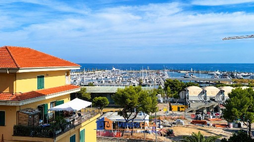 Imperia, Viale Giacomo Matteotti, 38