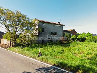 Casa indipendente all'asta via Tortona, 43, Sale