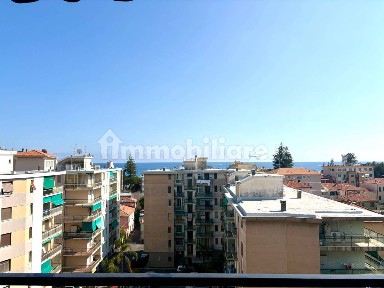 Quadrilocale buono stato, settimo piano, Centro, Taggia
