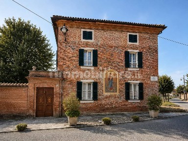 Quargnento, Piazza Vittorio Veneto