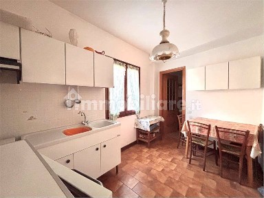 Appartamento via Mendatica, Cosio d'Arroscia