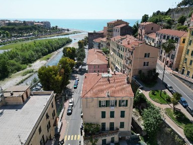 Appartamento via Trossarelli 6a, Centro Storico, Ventimiglia