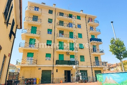 Imperia, Piazza Goffredo Mameli, 5
