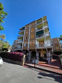 Quadrilocale via Cavour, 8, Centro, Bordighera
