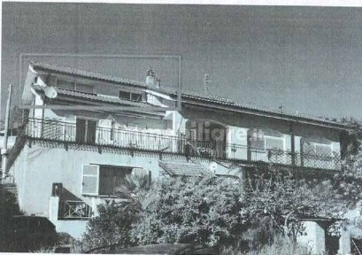 Diano Castello, Via Case Sparse Regione Chioso, 4