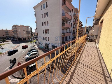 Trilocale viale delle Palme 23, Centro, Taggia