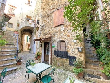 Bilocale via Giuseppe Verdi 5, Seborga