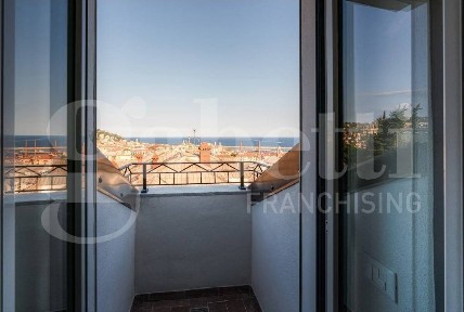 Trilocale Strada Privata Gazzano, Porto Maurizio, Imperia