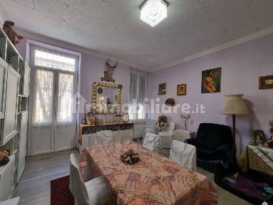 Ventimiglia, Via Camillo Benso Conte di Cavour, 8