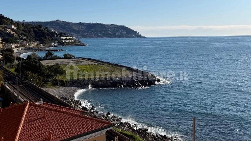 Trilocale via Garnier, Centro Storico, Sant'Ampelio, Bordighera