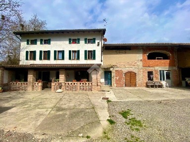 Sale, Via tortona, 19