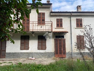 Sale, Largo Fratelli Cairoli, 29