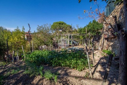 Imperia, Via Cantalupo, 48