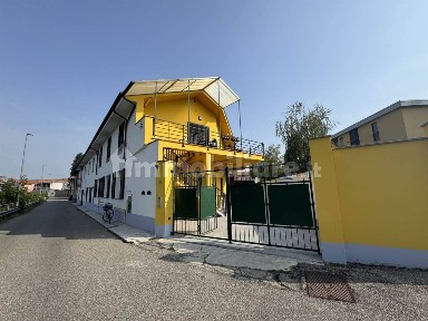 Terratetto unifamiliare via Cerrano 21, Ronzone, Salita Sant'Anna, Casale Monferrato
