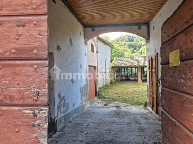 Serralunga di Crea, Via Roma, 55