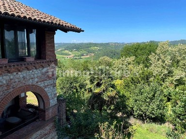 Terratetto unifamiliare 336 m², ottimo stato, Centro, Casale Monferrato