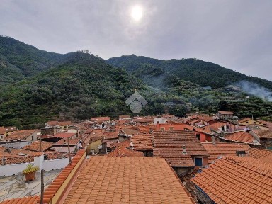 Quadrilocale via Magenta 34, Centro, Badalucco