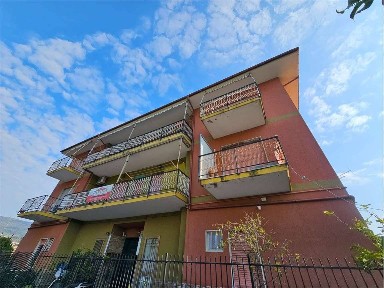 Trilocale via diano san pietro, 55, Centro, Diano Marina