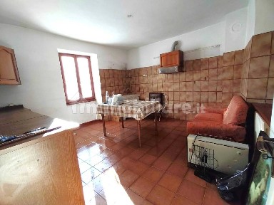 Terratetto unifamiliare 175 m², buono stato, Centro, Bosio
